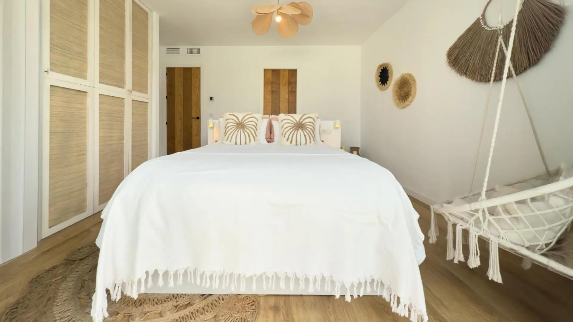 Vacation Marbella I Villa Moss, Golf-Front, Swimming-Pool, Minutes From The Marina And The Beach