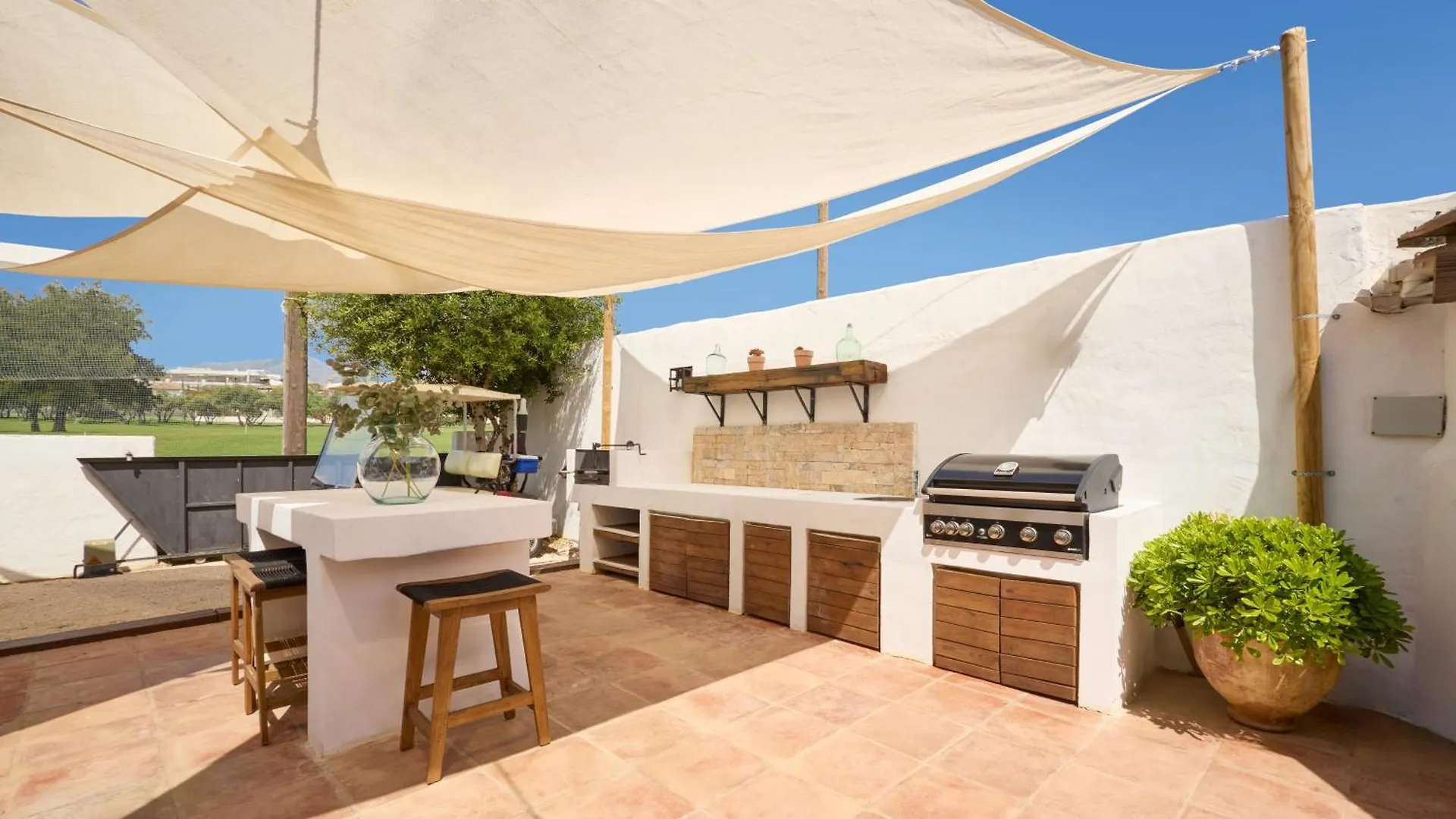 Vacation Marbella I Villa Moss, Golf-Front, Swimming-Pool, Minutes From The Marina And The Beach
