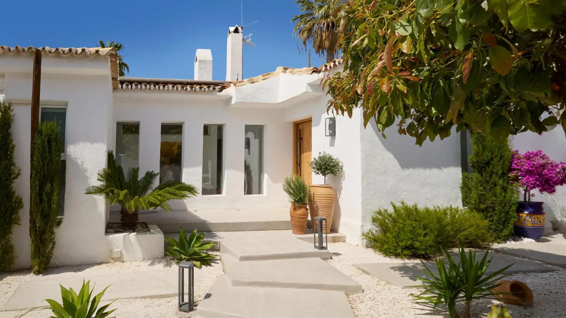 Vacation Marbella I Villa Moss, Golf-Front, Swimming-Pool, Minutes From The Marina And The Beach